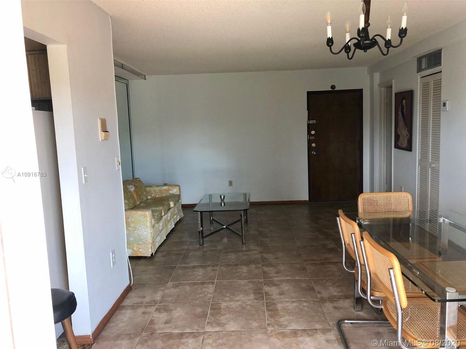 Recently Sold: $130,000 (1 beds, 1 baths, 804 Square Feet)