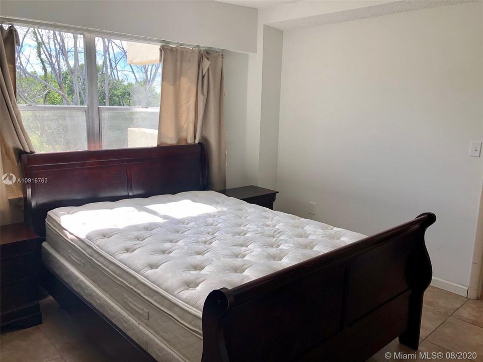 Recently Sold: $130,000 (1 beds, 1 baths, 804 Square Feet)