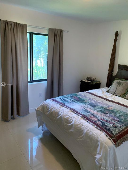 Vendido Recientemente: $499,500 (5 camas, 3 baños, 2136 Pies cuadrados)