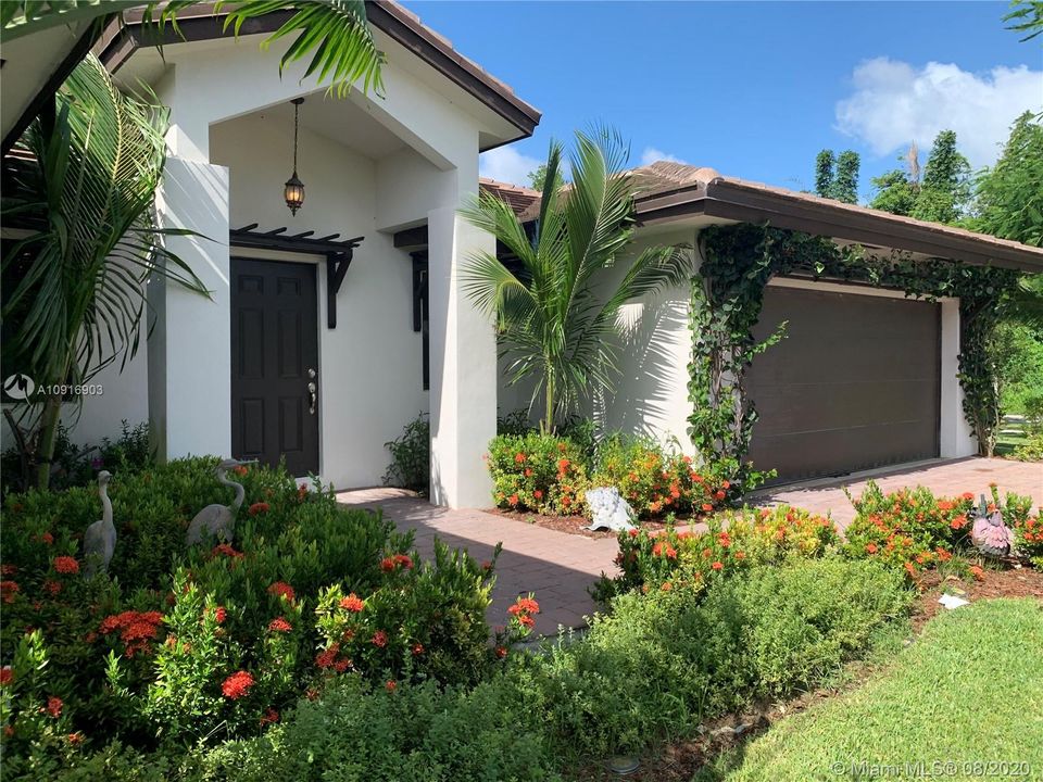 Vendido Recientemente: $499,500 (5 camas, 3 baños, 2136 Pies cuadrados)