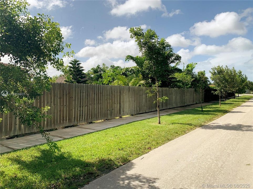 Vendido Recientemente: $499,500 (5 camas, 3 baños, 2136 Pies cuadrados)