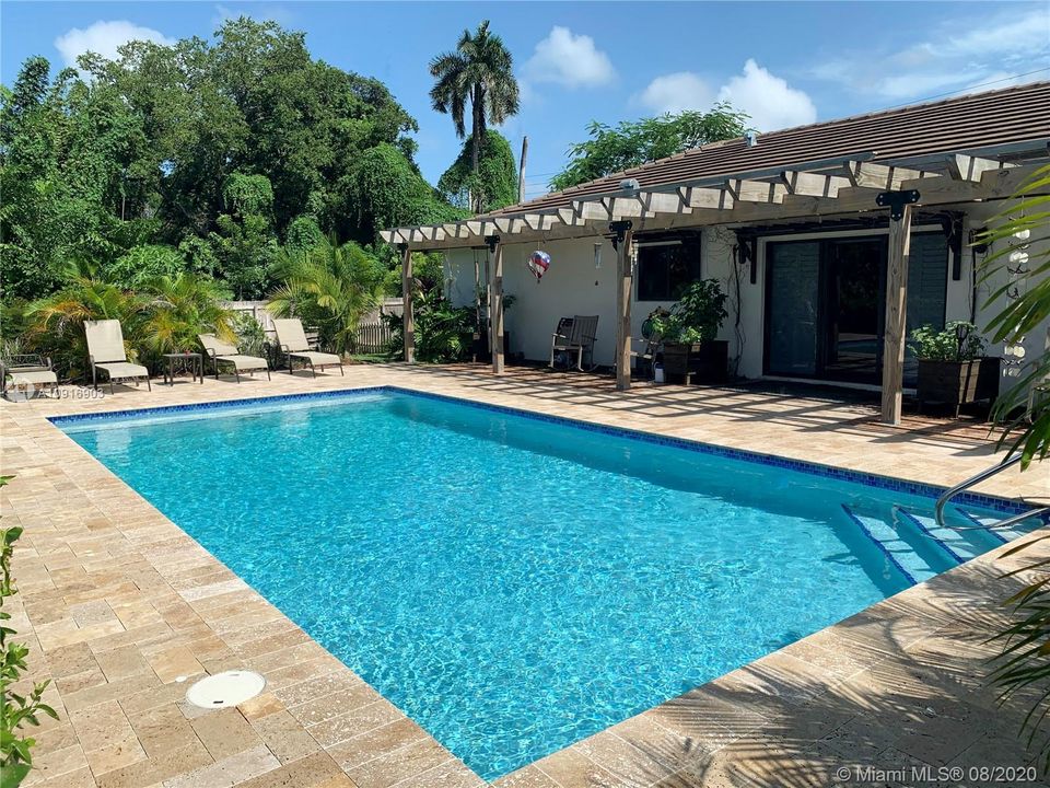 Vendido Recientemente: $499,500 (5 camas, 3 baños, 2136 Pies cuadrados)
