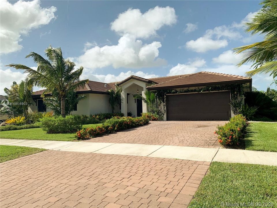 Vendido Recientemente: $499,500 (5 camas, 3 baños, 2136 Pies cuadrados)