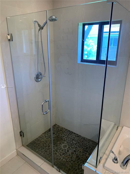 Vendido Recientemente: $499,500 (5 camas, 3 baños, 2136 Pies cuadrados)
