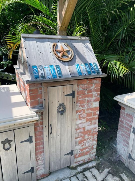 Vendido Recientemente: $499,500 (5 camas, 3 baños, 2136 Pies cuadrados)