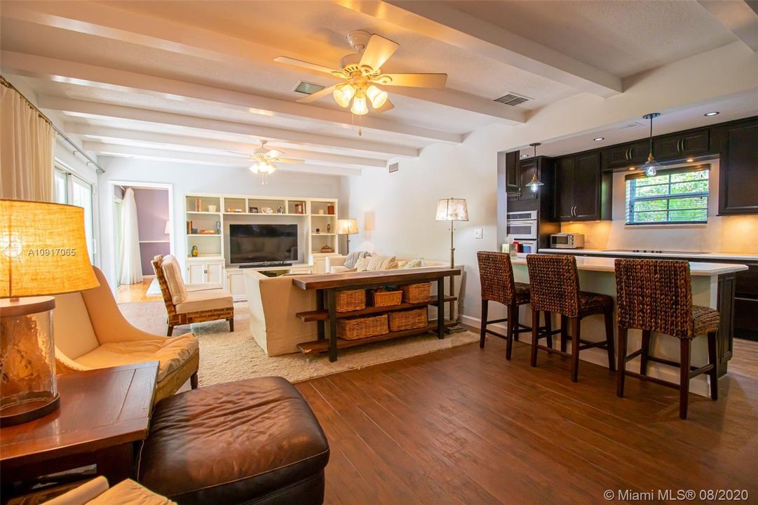 Recently Sold: $850,000 (3 beds, 3 baths, 2350 Square Feet)