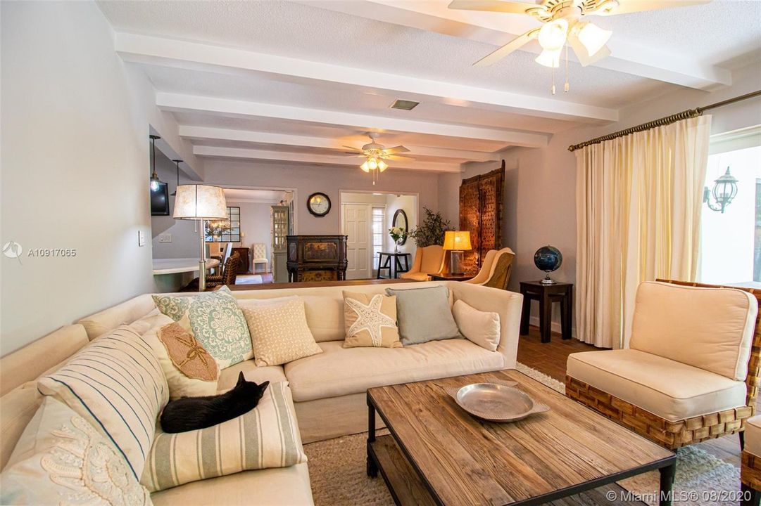 Recently Sold: $850,000 (3 beds, 3 baths, 2350 Square Feet)
