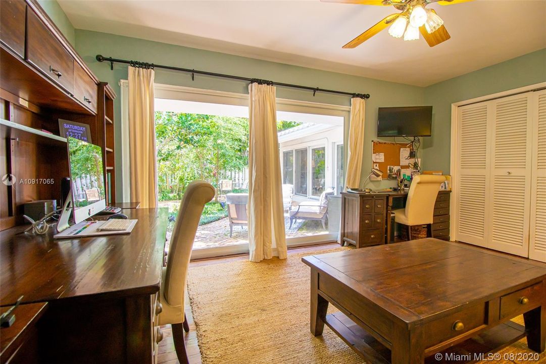 Recently Sold: $850,000 (3 beds, 3 baths, 2350 Square Feet)