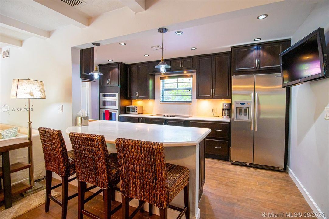 Recently Sold: $850,000 (3 beds, 3 baths, 2350 Square Feet)