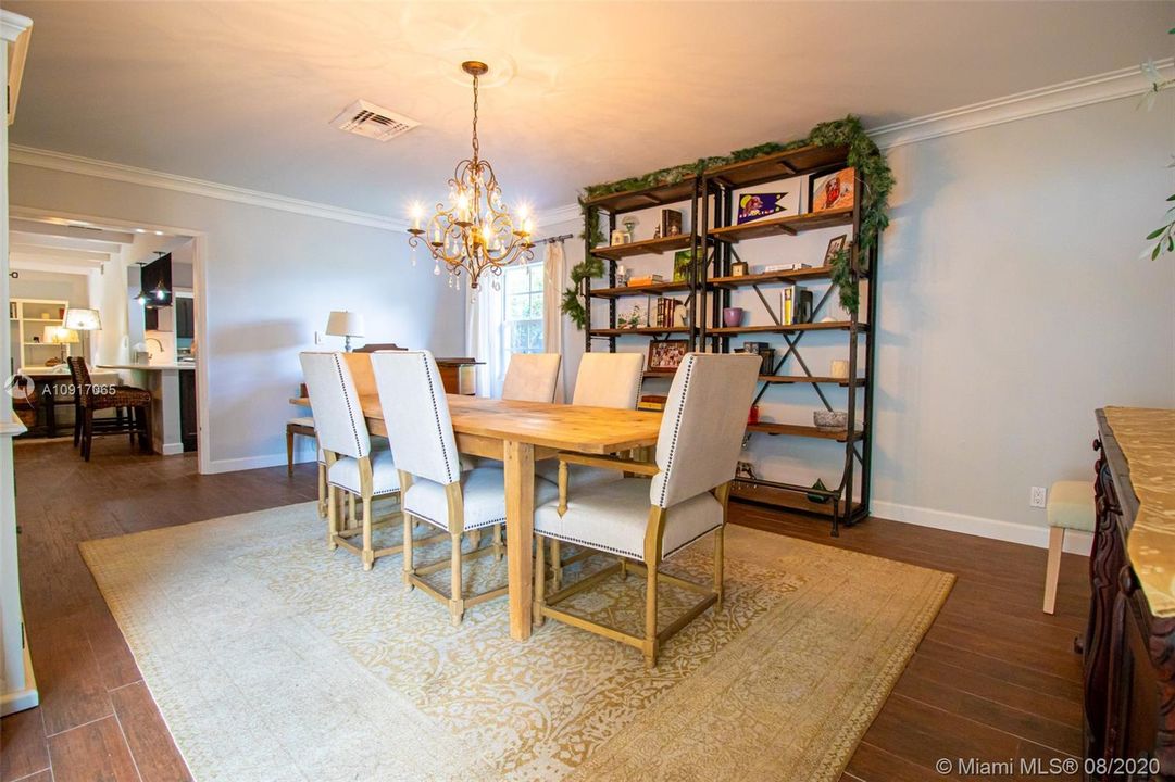 Recently Sold: $850,000 (3 beds, 3 baths, 2350 Square Feet)