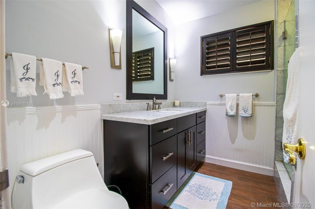 Recently Sold: $850,000 (3 beds, 3 baths, 2350 Square Feet)