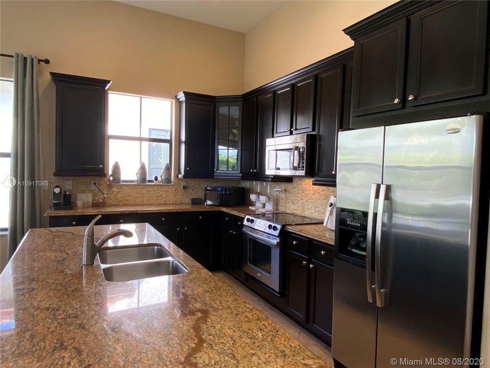 Recently Rented: $4,250 (4 beds, 3 baths, 2852 Square Feet)