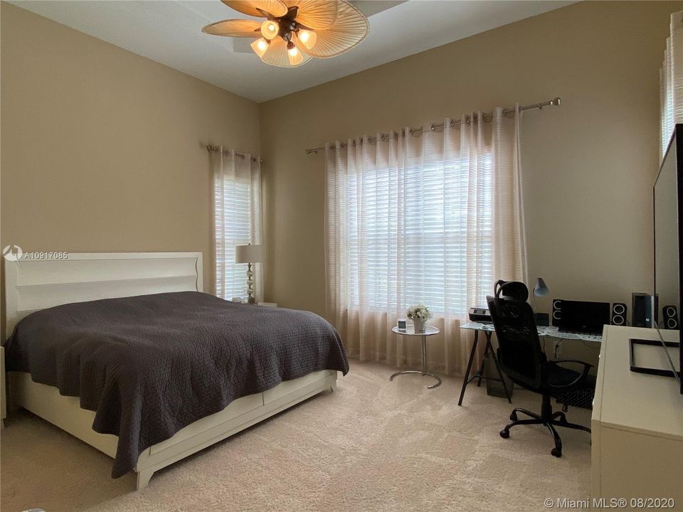 Recently Rented: $4,250 (4 beds, 3 baths, 2852 Square Feet)