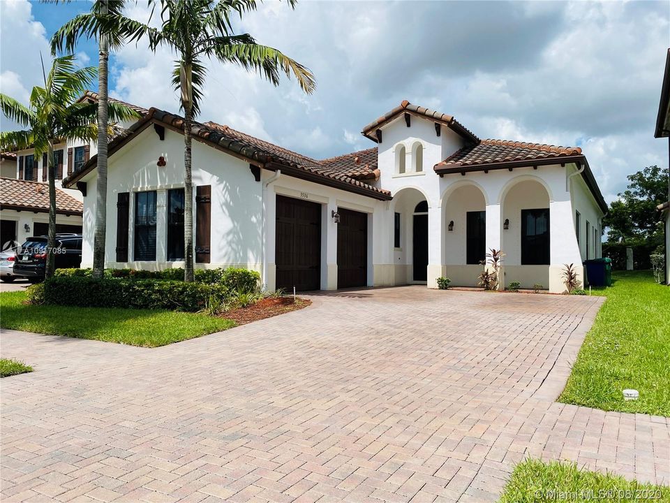 Recently Rented: $4,250 (4 beds, 3 baths, 2852 Square Feet)