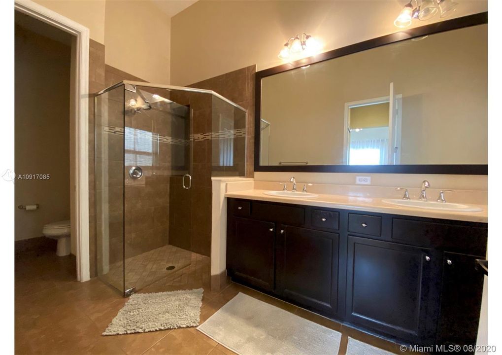 Recently Rented: $4,250 (4 beds, 3 baths, 2852 Square Feet)