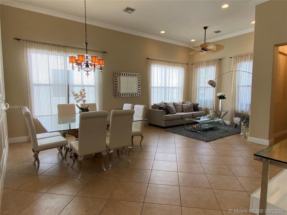Recently Rented: $4,250 (4 beds, 3 baths, 2852 Square Feet)