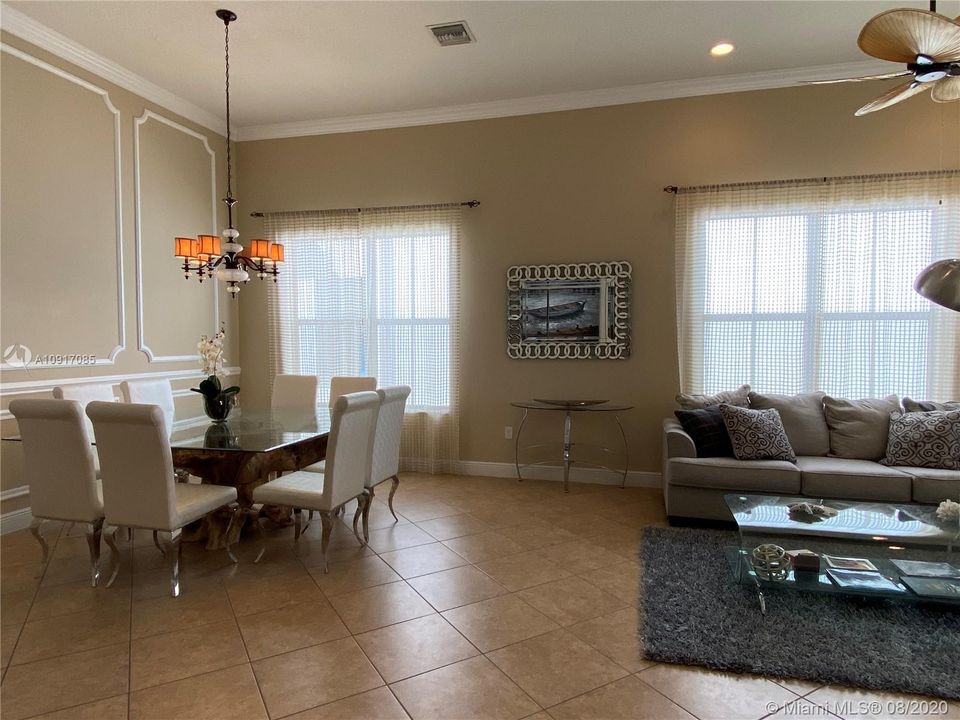 Recently Rented: $4,250 (4 beds, 3 baths, 2852 Square Feet)