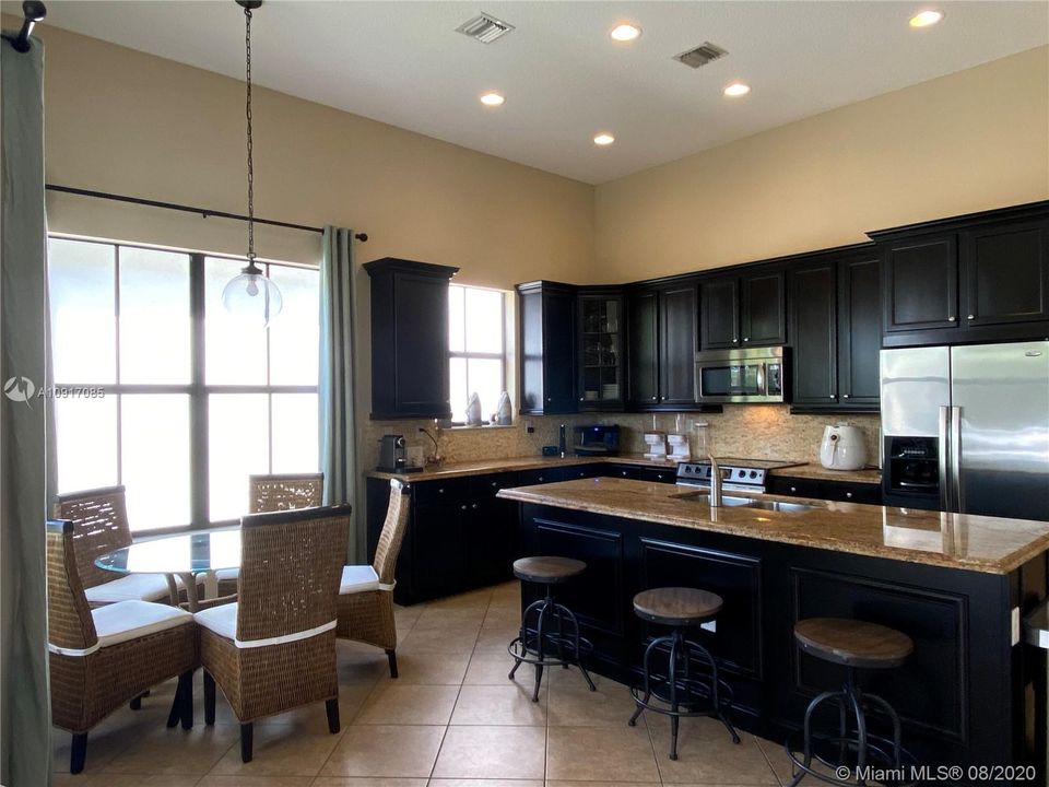 Recently Rented: $4,250 (4 beds, 3 baths, 2852 Square Feet)