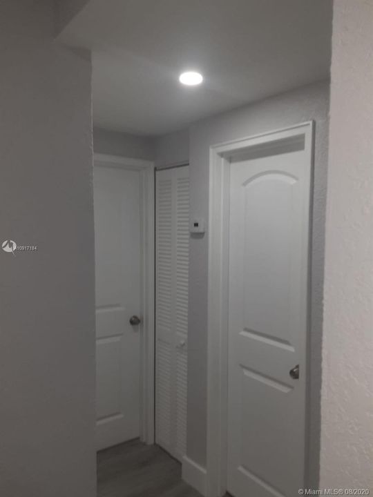 Recently Sold: $199,900 (2 beds, 1 baths, 594 Square Feet)