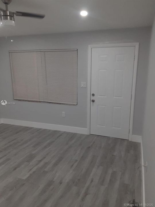 Recently Sold: $199,900 (2 beds, 1 baths, 594 Square Feet)