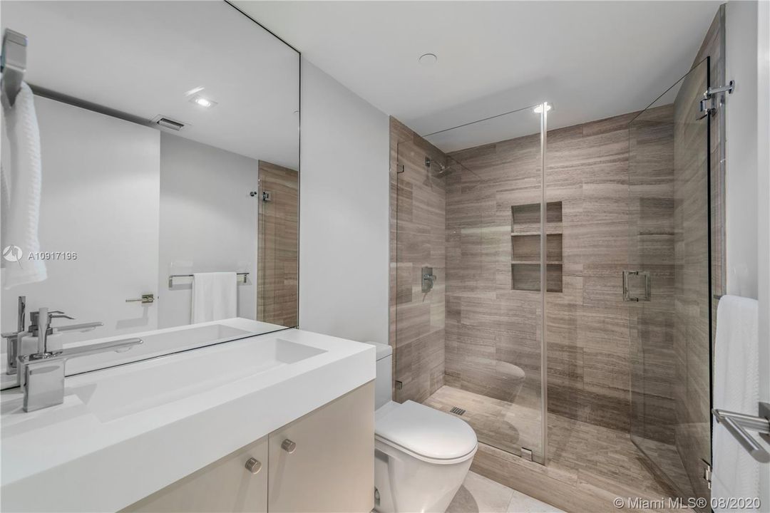 Recientemente alquilado: $17,500 (2 camas, 2 baños, 1550 Pies cuadrados)