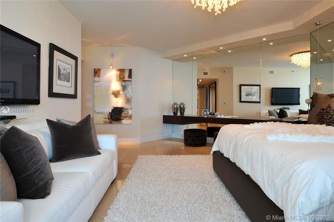Recently Sold: $1,875,000 (3 beds, 3 baths, 3062 Square Feet)