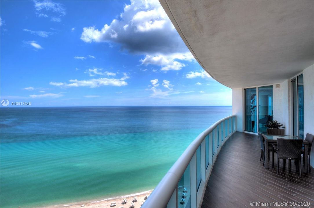 Recently Sold: $1,875,000 (3 beds, 3 baths, 3062 Square Feet)