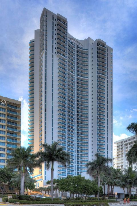 Recently Sold: $1,875,000 (3 beds, 3 baths, 3062 Square Feet)