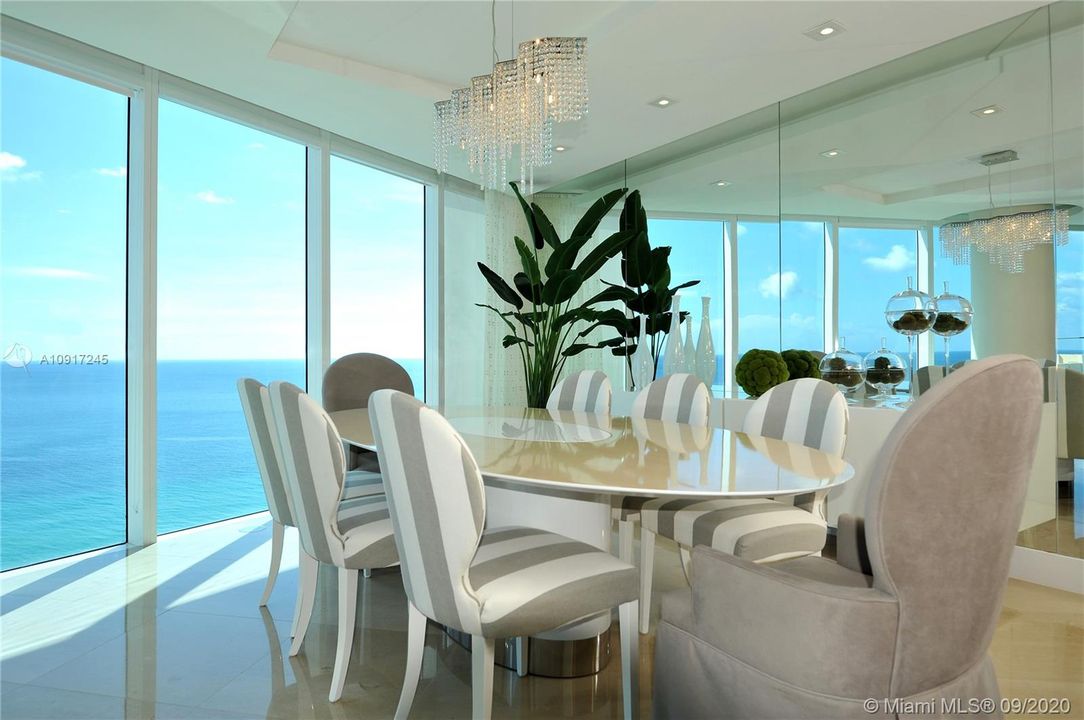 Recently Sold: $1,875,000 (3 beds, 3 baths, 3062 Square Feet)