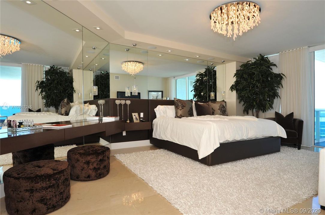 Recently Sold: $1,875,000 (3 beds, 3 baths, 3062 Square Feet)