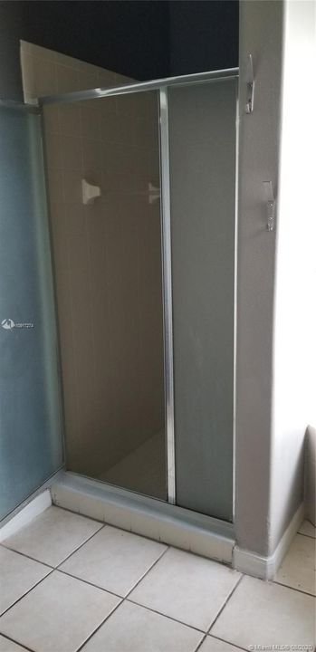 最近租的: $1,800 (4 贝兹, 2 浴室, 0 平方英尺)