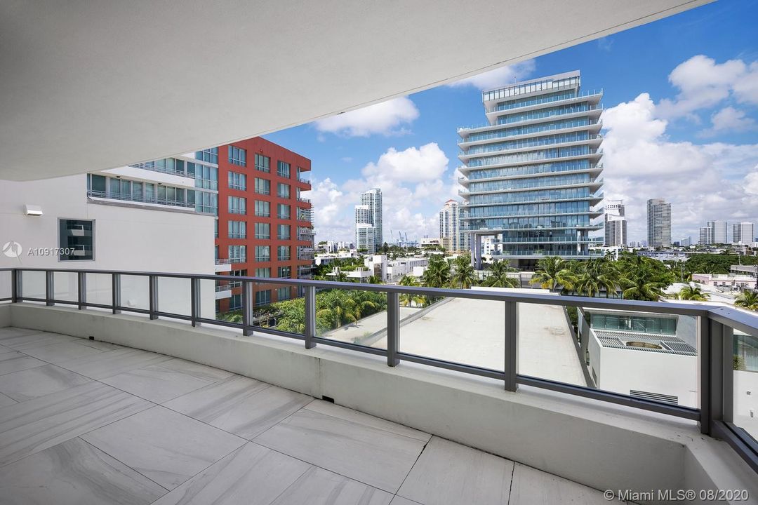 Vendido Recientemente: $10,995,000 (4 camas, 4 baños, 3936 Pies cuadrados)