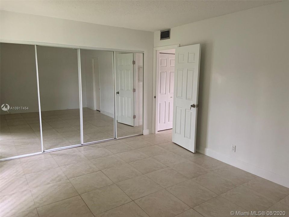 Recently Sold: $59,000 (1 beds, 1 baths, 715 Square Feet)