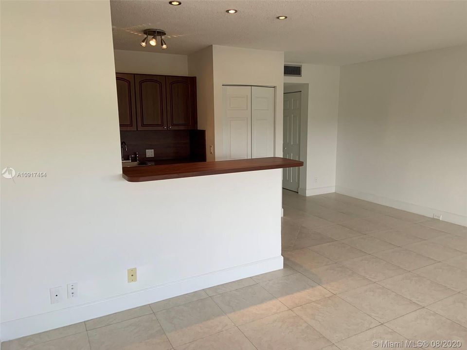 Recently Sold: $59,000 (1 beds, 1 baths, 715 Square Feet)