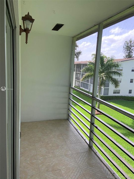 Vendido Recientemente: $59,000 (1 camas, 1 baños, 715 Pies cuadrados)