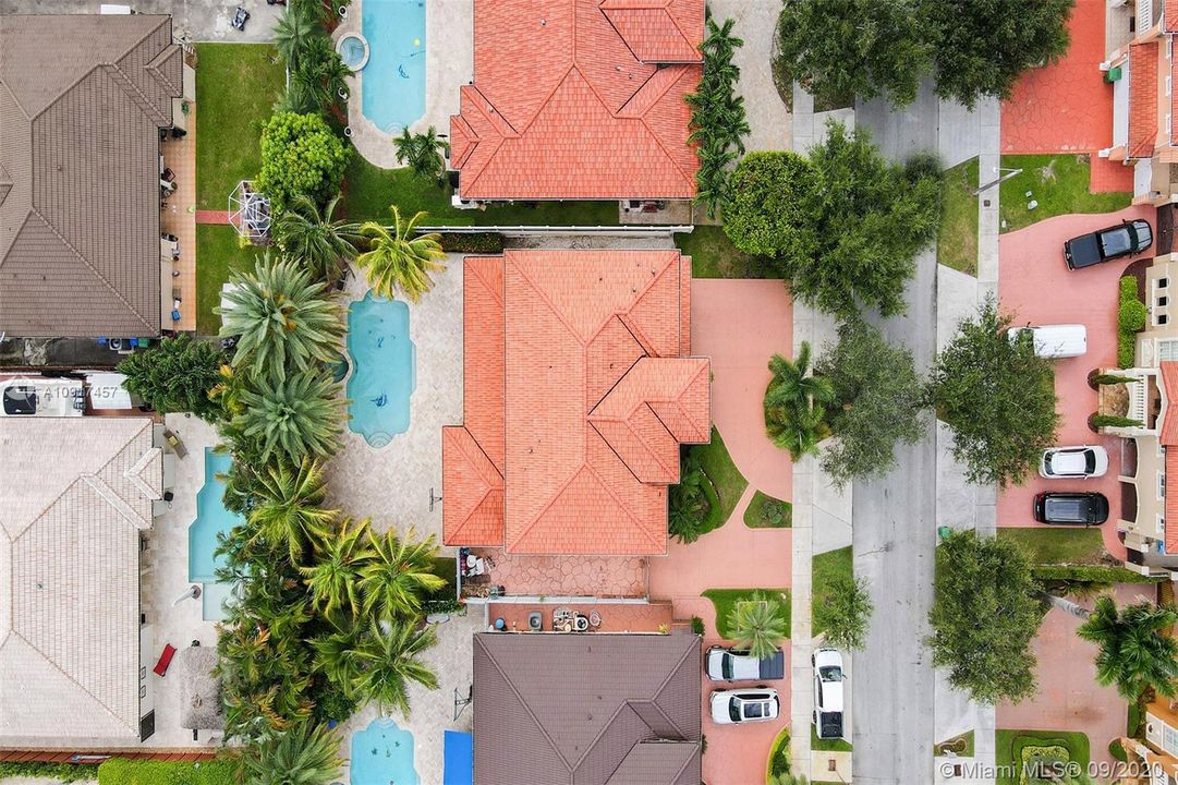 Vendido Recientemente: $690,000 (5 camas, 3 baños, 3238 Pies cuadrados)