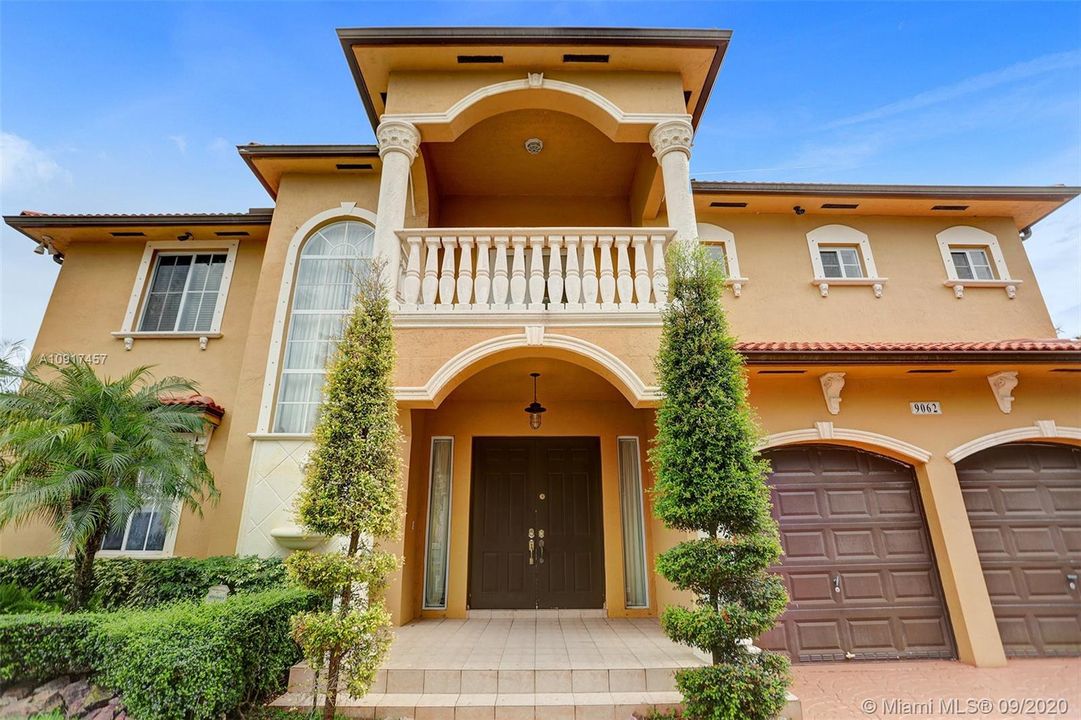 Vendido Recientemente: $690,000 (5 camas, 3 baños, 3238 Pies cuadrados)