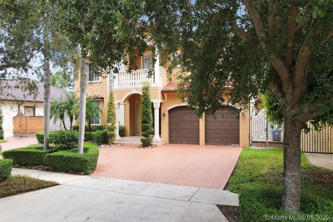 Vendido Recientemente: $690,000 (5 camas, 3 baños, 3238 Pies cuadrados)