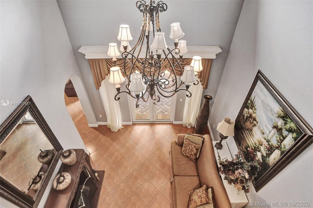 Vendido Recientemente: $690,000 (5 camas, 3 baños, 3238 Pies cuadrados)