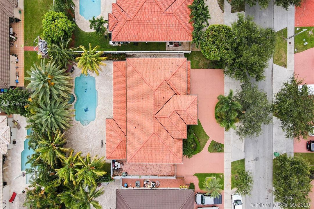 Vendido Recientemente: $690,000 (5 camas, 3 baños, 3238 Pies cuadrados)