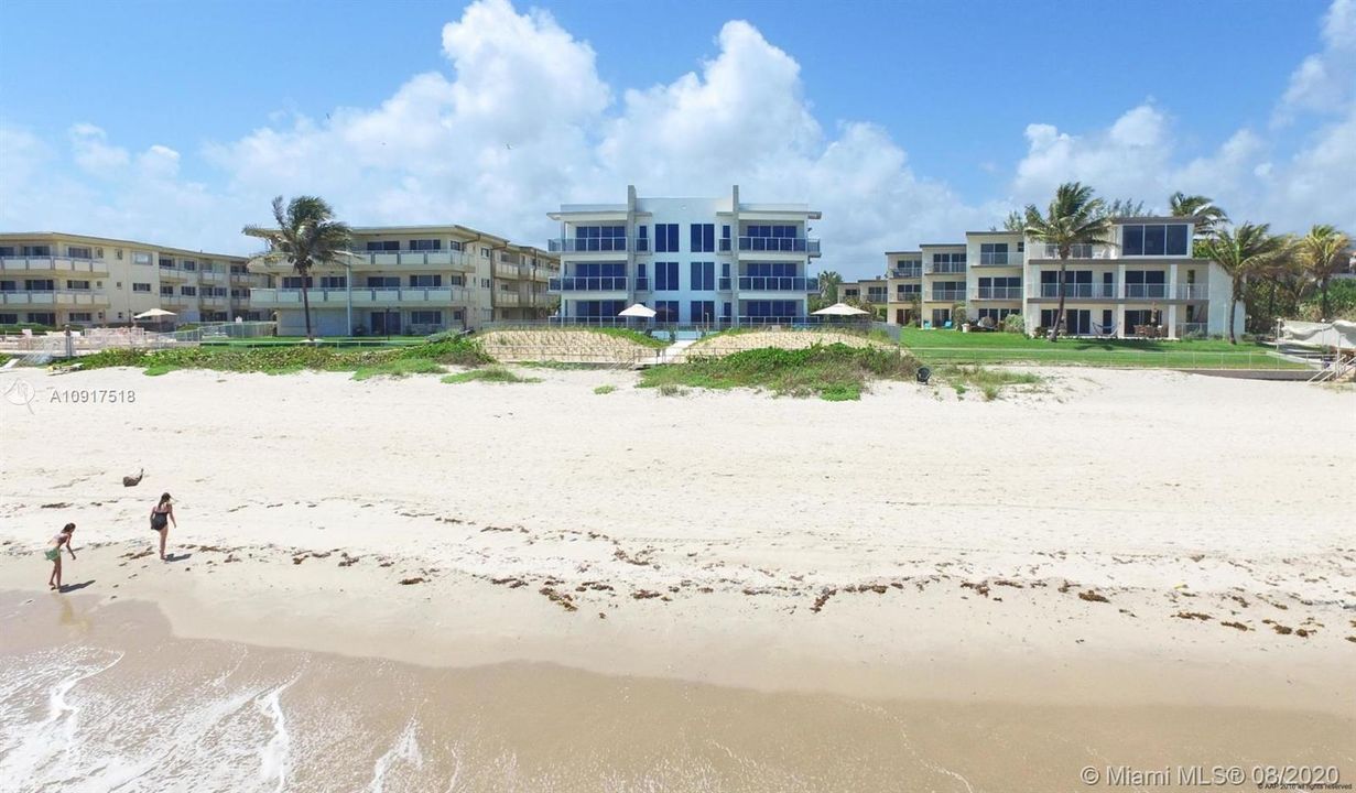Vendido Recientemente: $949,900 (3 camas, 2 baños, 1881 Pies cuadrados)