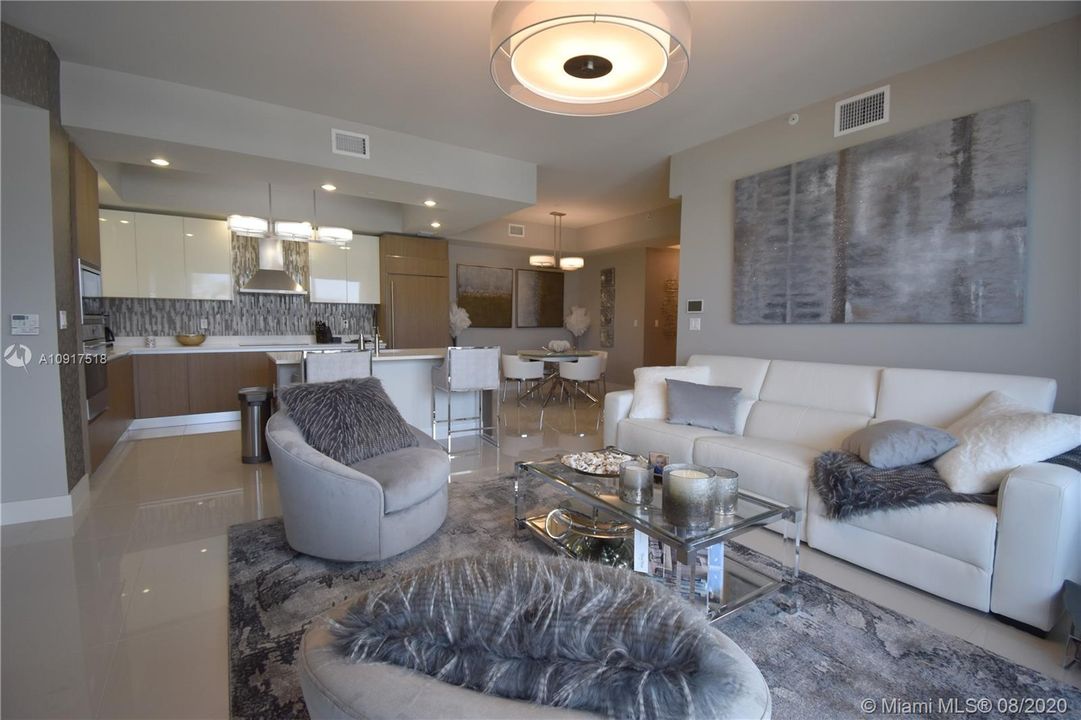 Vendido Recientemente: $949,900 (3 camas, 2 baños, 1881 Pies cuadrados)
