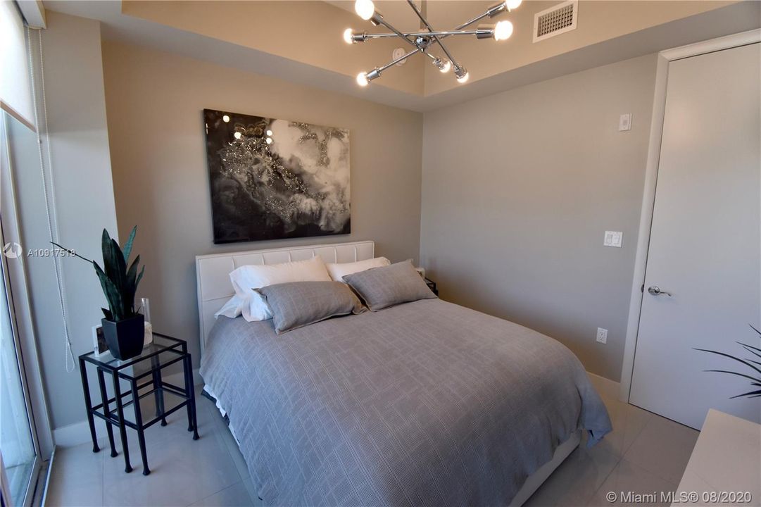 Vendido Recientemente: $949,900 (3 camas, 2 baños, 1881 Pies cuadrados)