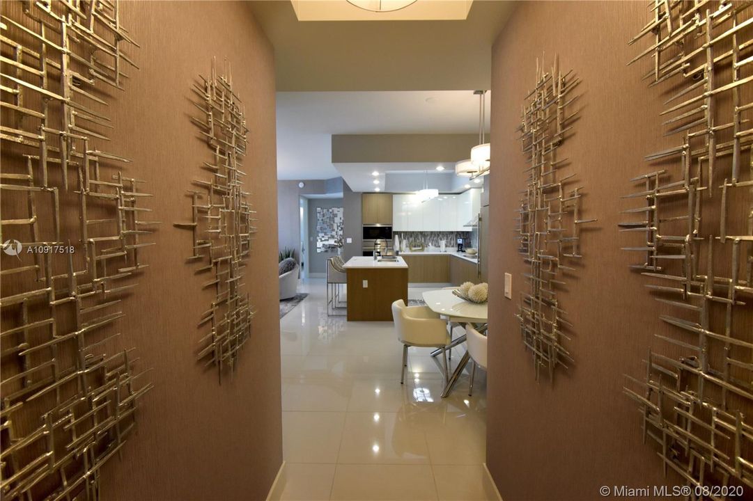 Vendido Recientemente: $949,900 (3 camas, 2 baños, 1881 Pies cuadrados)
