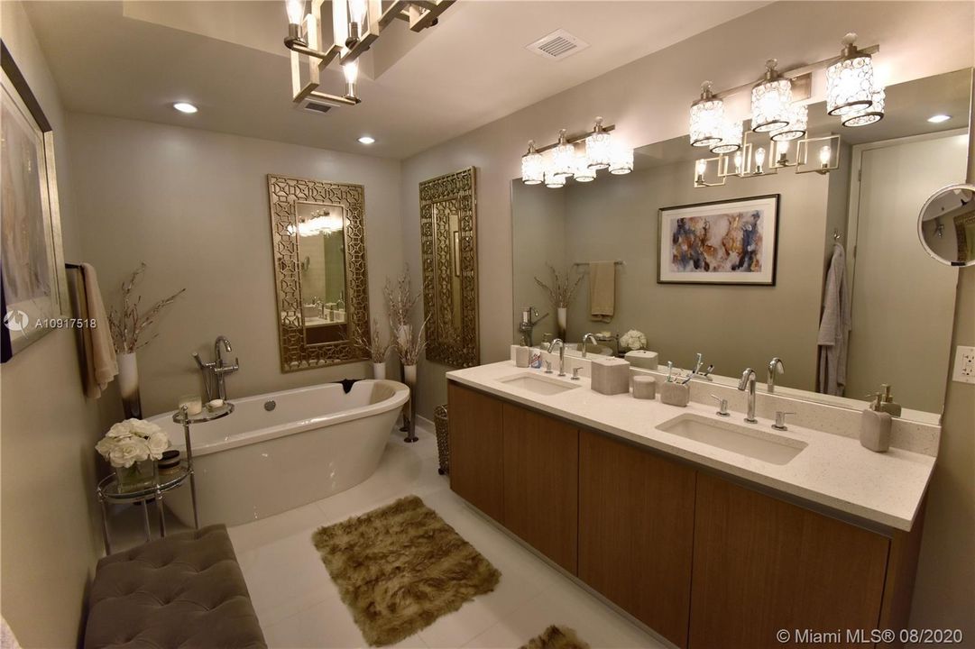 Vendido Recientemente: $949,900 (3 camas, 2 baños, 1881 Pies cuadrados)