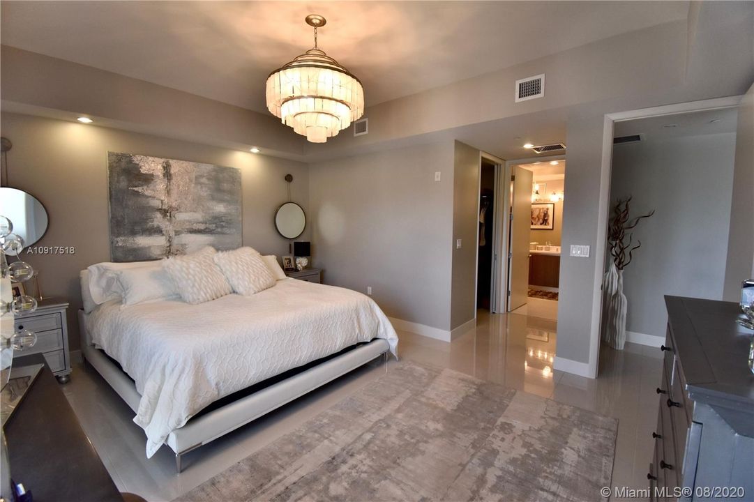 Vendido Recientemente: $949,900 (3 camas, 2 baños, 1881 Pies cuadrados)
