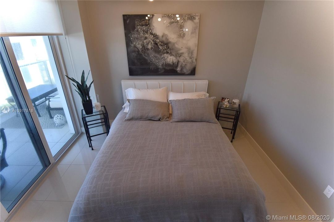 Vendido Recientemente: $949,900 (3 camas, 2 baños, 1881 Pies cuadrados)
