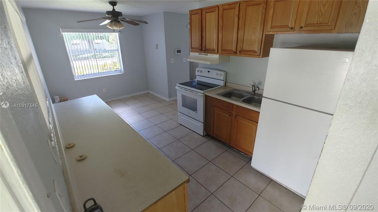 Recently Rented: $1,850 (3 beds, 2 baths, 1040 Square Feet)