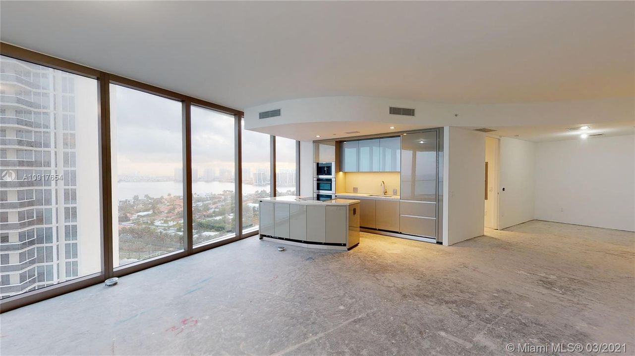 Recently Sold: $2,099,999 (2 beds, 2 baths, 1559 Square Feet)