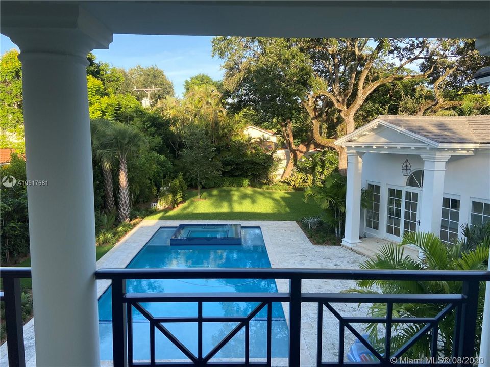 Recently Sold: $2,690,000 (4 beds, 5 baths, 4085 Square Feet)